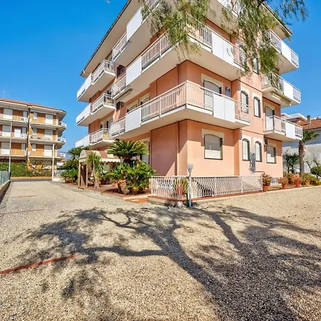 Emanueltortora - Con Balcone Apartment *