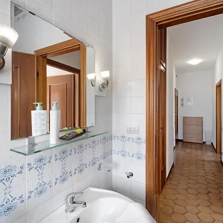 Apartment Emanueltortora - Con Balcone