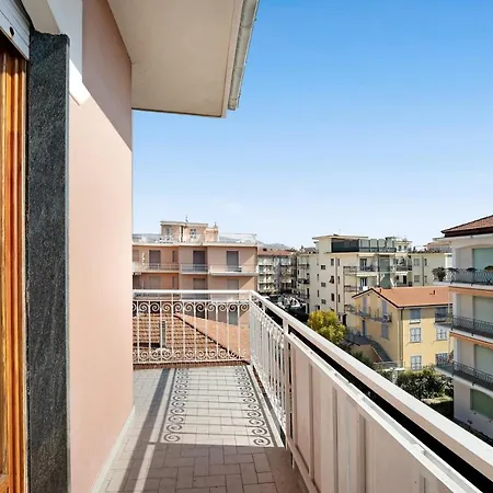 Emanueltortora - Con Balcone Apartment *